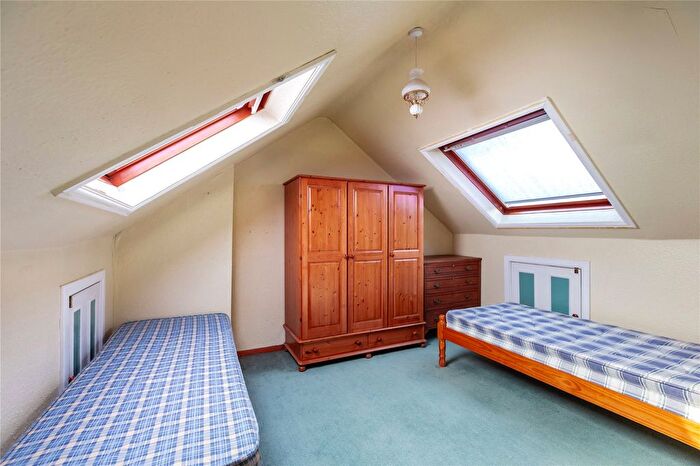 2 Bedroom Bungalow For Sale In Derby Avenue, Upminster, RM14