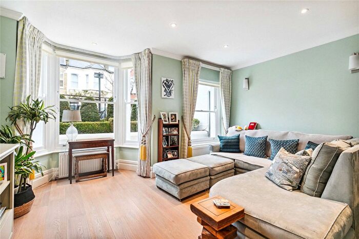7 Bedroom Semi-Detached House For Sale In Hawthorne House, Wandle Road, SW17