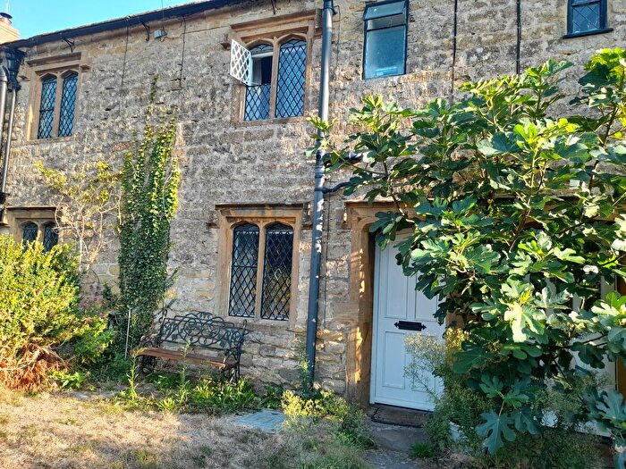 2 Bedroom Property To Rent In Church Close, Crewkerne, TA18