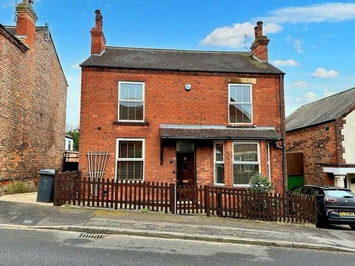 3 Bedroom Detached House To Rent In Birch Avenue., NG4