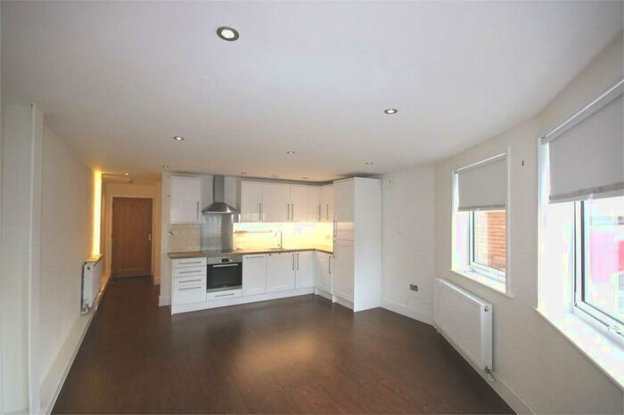1 Bedroom Flat To Rent In High Street, High Barnet, EN5