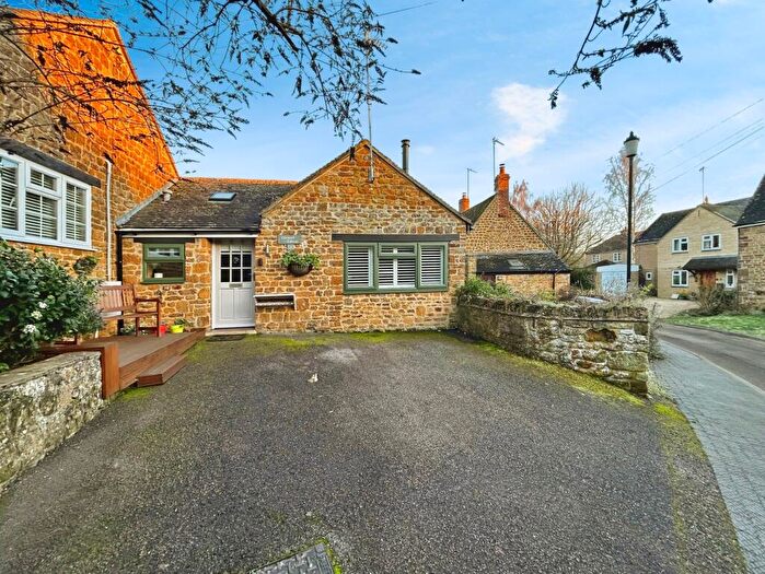 1 Bedroom Cottage To Rent In Dog Close, Banbury, Oxfordshire, OX17