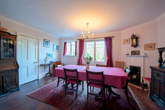 5 Bedroom Detached House For Sale In Ruckinge Road, Hamstreet, Ashford, TN26 - Photo 9