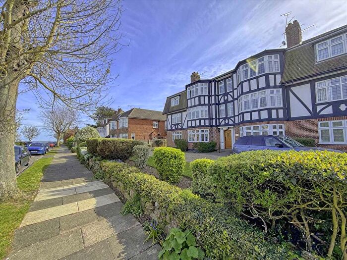 3 Bedroom Flat For Sale In Eton Court, Eton Road, Frinton On Sea, CO13