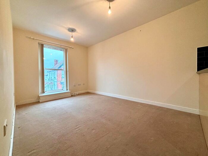 1 Bedroom Flat To Rent In Bath Road, Cheltenham, GL53
