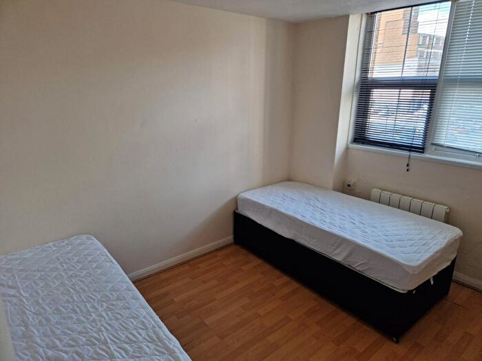 2 Bedroom Apartment To Rent In Flat, Guildford House, - Guildford Street, Luton, LU1
