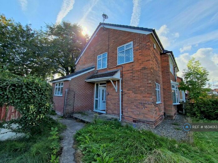 3 Bedroom Semi-Detached House To Rent In Hardfield Road, Middleton, Manchester, M24