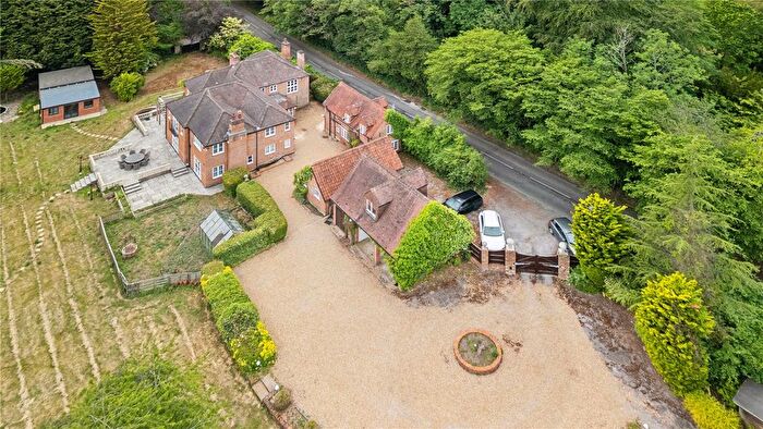 5 Bedroom Detached House For Sale In Highams Lane, Chobham, Woking, GU24