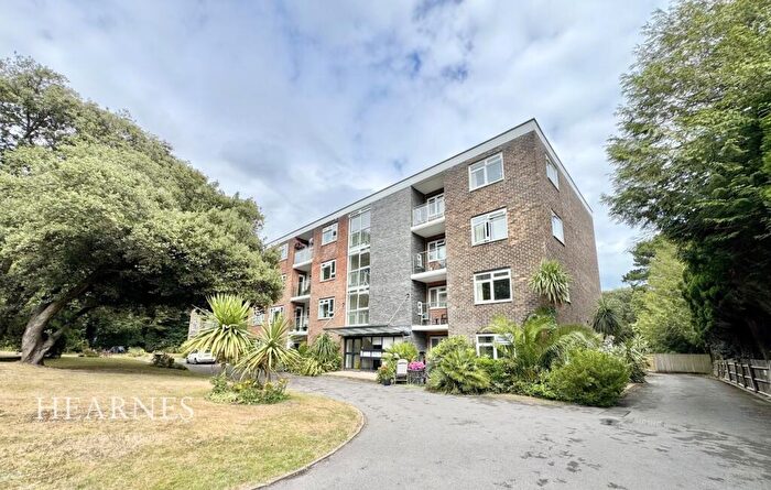 2 Bedroom Apartment For Sale In Chine Crescent Road, Westcliff, Bournemouth, BH2