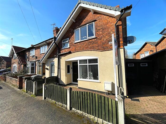 3 Bedroom End Terrace House For Sale In Olympia Crescent, Selby, YO8