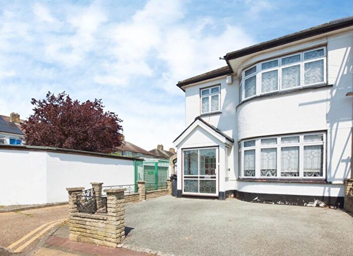 3 Bedroom End Of Terrace House For Sale In Sandringham Road, Barking, IG11