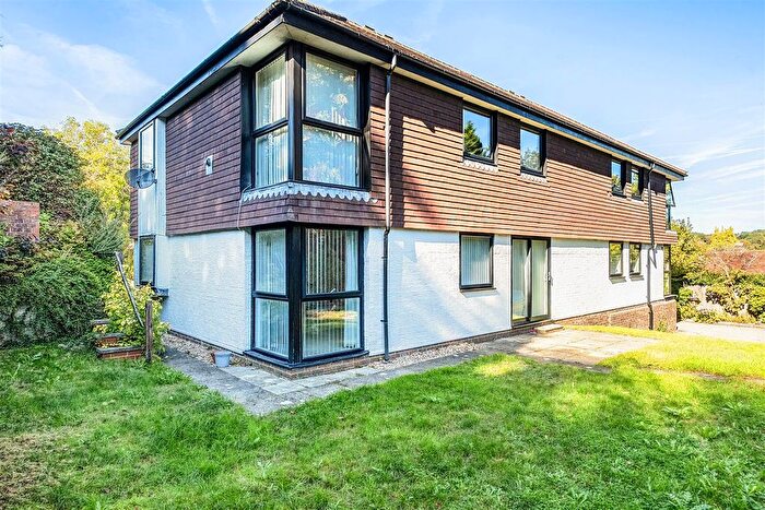 2 Bedroom Flat To Rent In Museum Hill, Haslemere, GU27