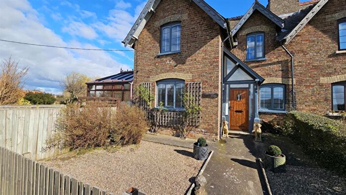 3 Bedroom Semi-Detached House For Sale In Main Street, Normanton, Bottesford, NG13