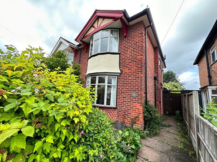 3 Bedroom Property To Rent In Parklands Drive, Loughborough, LE11