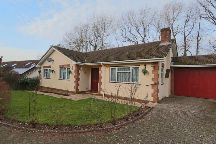 3 Bedroom Detached Bungalow To Rent In Taunton Lane, Coulsdon, CR5