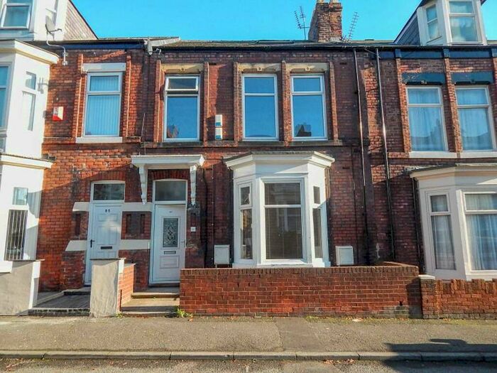 2 Bedroom Flat To Rent In Otto Terrace, Thornhill, SR2