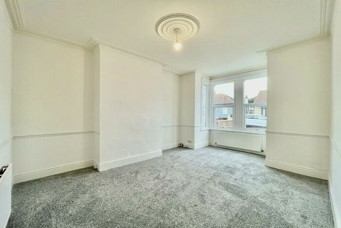 1 Bedroom Flat To Rent In Eastcote Grove, Southend-on-Sea, SS2