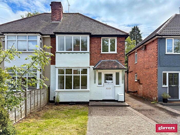 3 Bedroom Semi-Detached House For Sale In Troy Grove, Kings Heath, Birmingham, B14