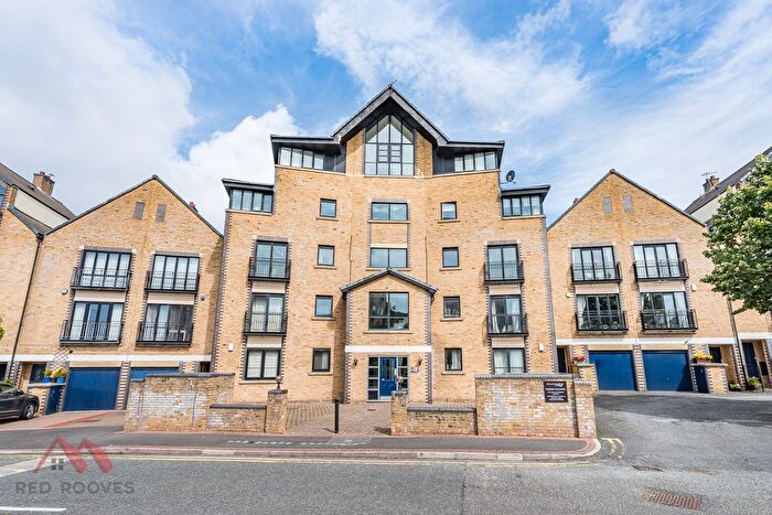2 Bedroom Flat For Sale In South Ferry Quay, Liverpool, L3