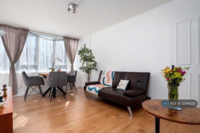 1 Bedroom Flat To Rent In Ashbourne Court, London, N12