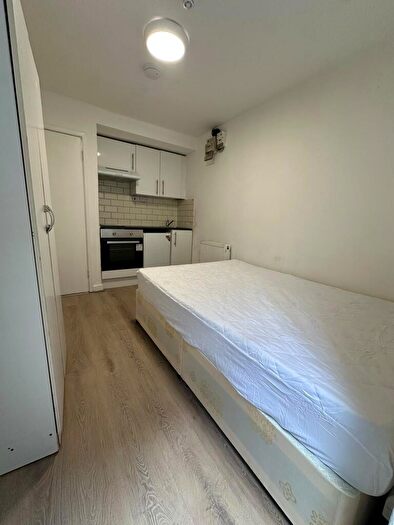 Studio To Rent In G Chapel Street, Luton, LU1