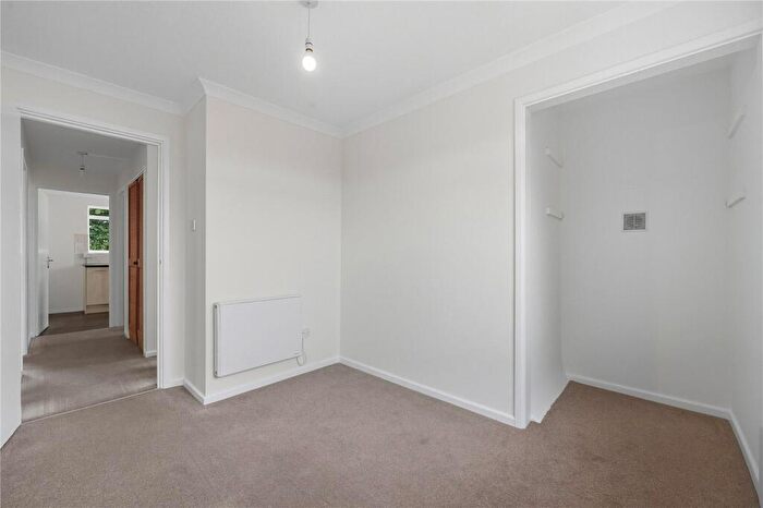 2 Bedroom Apartment For Sale In St. Lawrence Gardens, Leigh-on-Sea, Essex, SS9