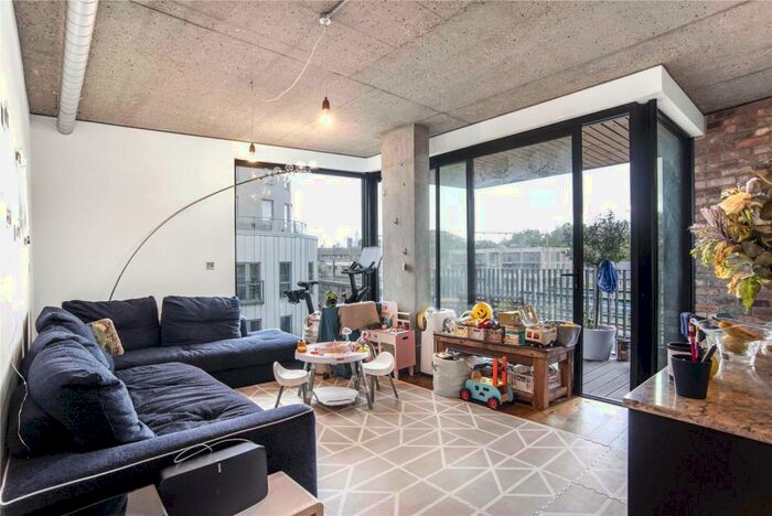 3 Bedroom Apartment To Rent In Fisheries Building, Lamb Lane, London, E8