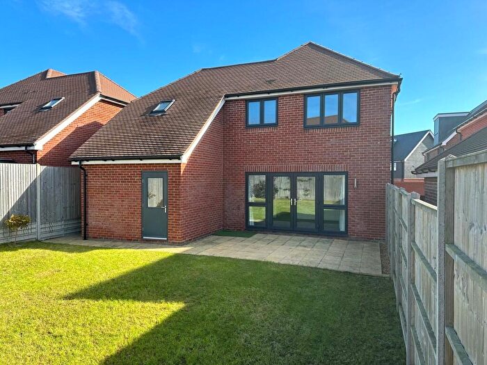 4 Bedroom Detached House To Rent In Catland Copse, Southampton, SO31