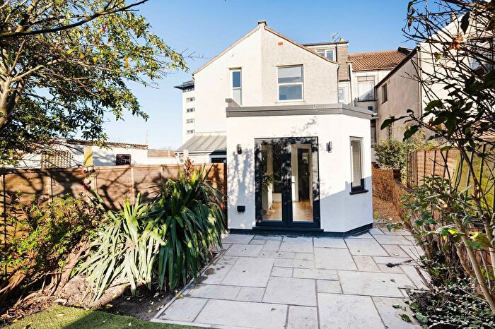 6 Bedroom Semi-Detached House To Rent In Romney Avenue, Bristol, BS7