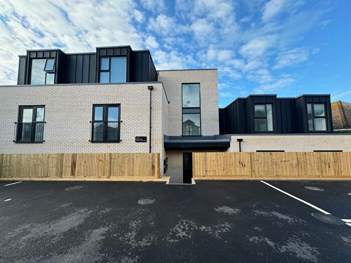 3 Bedroom Flat To Rent In South Coast Road, Telscombe Cliffs, BN10