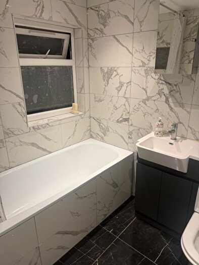 2 Bedroom Flat To Rent In Ilford, IG1