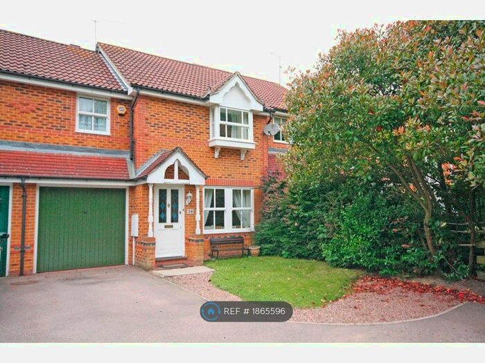 3 Bedroom Semi-Detached House To Rent In Tullett Road, Maidenbower, Crawley, RH10