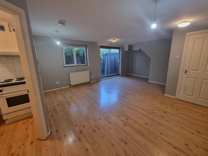 1 Bedroom Mews To Rent In Haydons Passage, Haydon Park Road, South West London, SW19