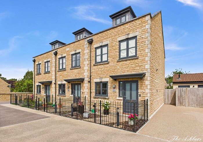 3 Bedroom End Of Terrace House For Sale In Wellsway, Bath, BA2