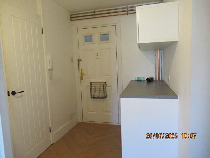 1 Bedroom Flat To Rent In Lincoln Road, Stevenage, Hertfordshire, SG1