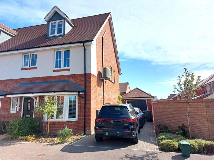 4 Bedroom Semi-Detached House For Sale In Lovell Way, Haddenham, Aylesbury, HP17