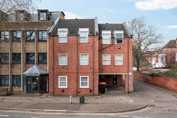1 Bedroom Apartment For Sale In Salisbury House, Union Street, MK40