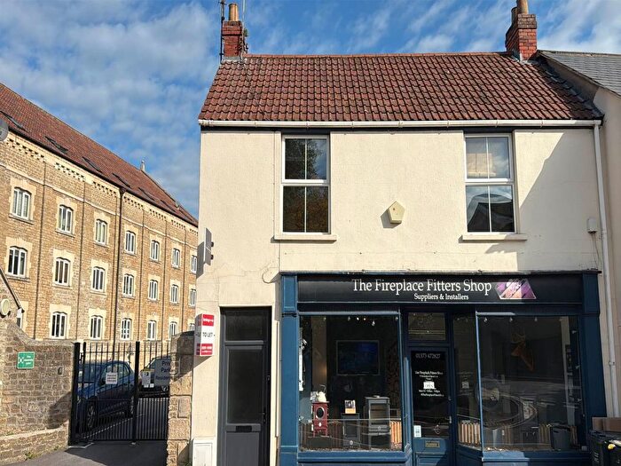 3 Bedroom Flat To Rent In Christchurch Street East, Frome, BA11