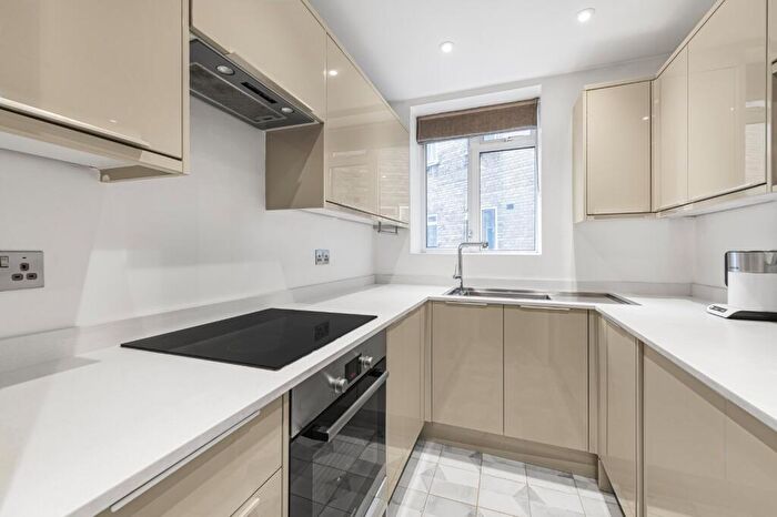 2 Bedroom Flat For Sale In Gloucester Place, London, NW1
