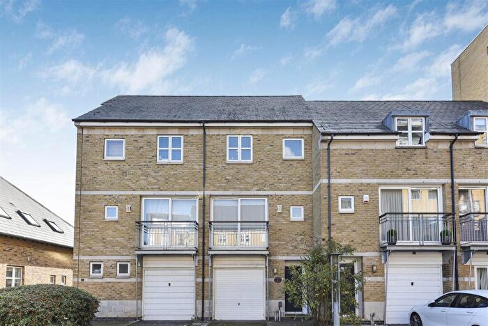 4 Bedroom Apartment To Rent In Torres Square, Isle Of Dogs, London, E14