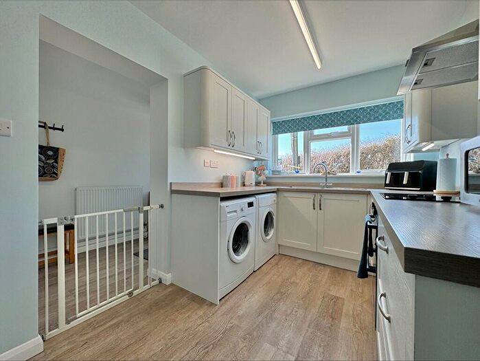 3 Bedroom Detached Bungalow For Sale In California Crescent, California, NR29