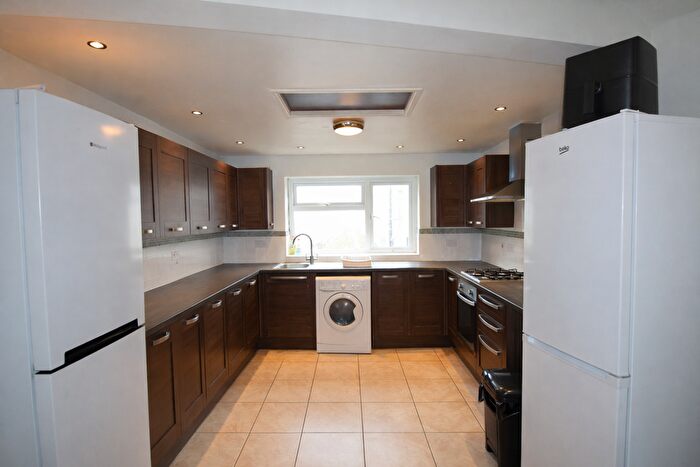 7 Bedroom Flat To Rent In Miskin Street, Cathays, CF24