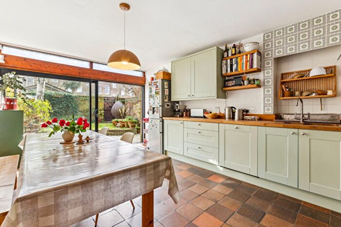 4 Bedroom End Of Terrace House To Rent In Highbury Terrace Mews, Islington, N5