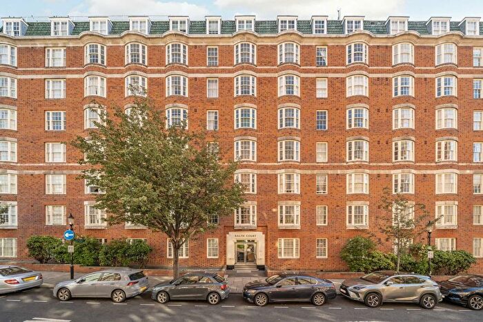 2 Bedroom Flat For Sale In Queensway, Hyde Park, W2