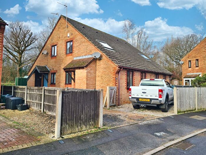 2 Bedroom Terraced House For Sale In Shorefield Road, Marchwood, SO40