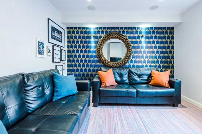 4 Bedroom Terraced House To Rent In Queen Anne Street, Stoke, ST4