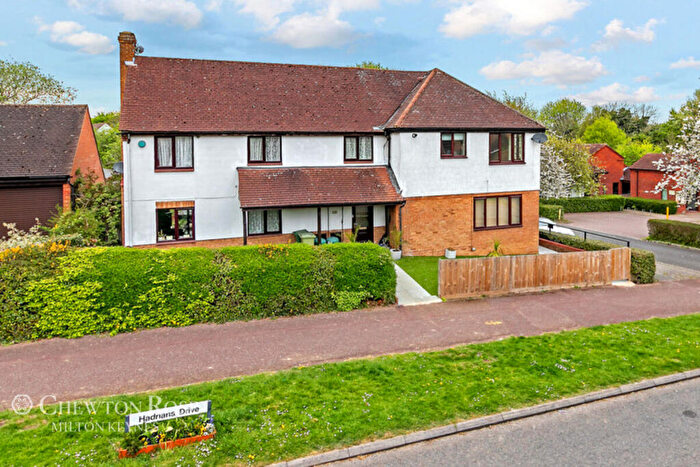 6 Bedroom Detached House For Sale In Hadrians Drive, Milton Keynes, MK13