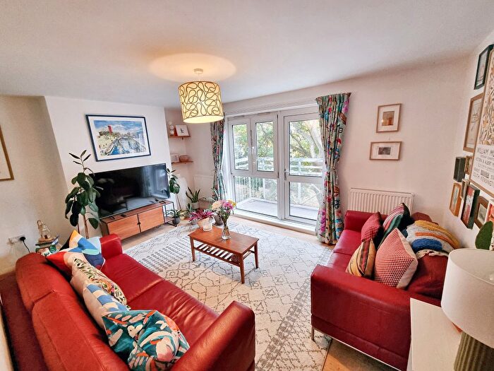 2 Bedroom Flat To Rent In Francis Street, Stratford, E15