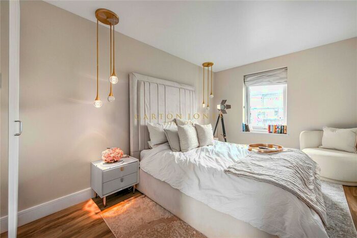 1 Bedroom Apartment To Rent In Warwick Building, Queenstown Road, London, SW11