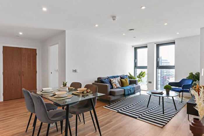 1 Bedroom Flat To Rent In Castle Park View, Castle Street, Bristol, Bristol, BS2